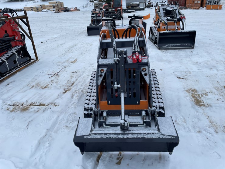 #309-•-new-land-hero-mini-skid-steer-loader-image-2