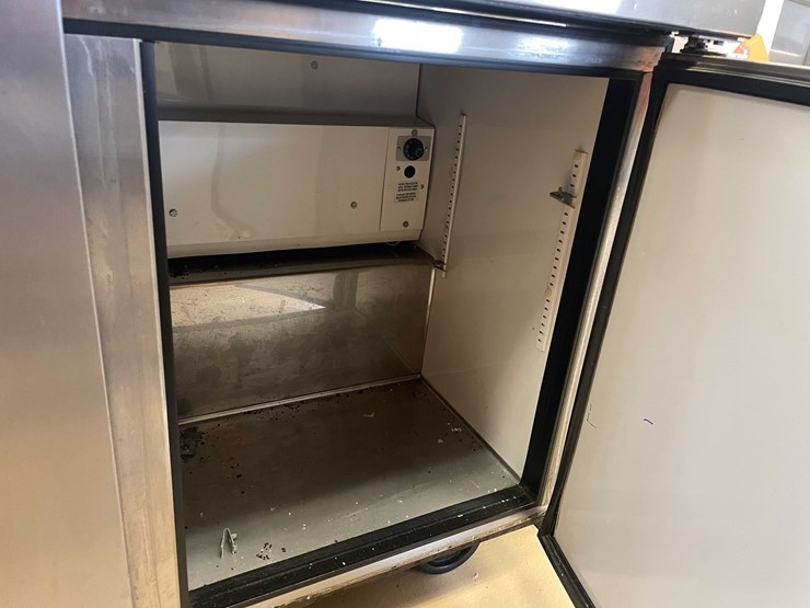 #6355-•-true-freezer-image-7