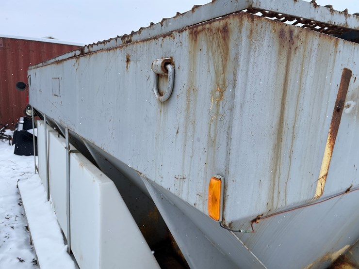 #3773-•-truck-mounted-salter/sander-with-brine-tanks-image-26