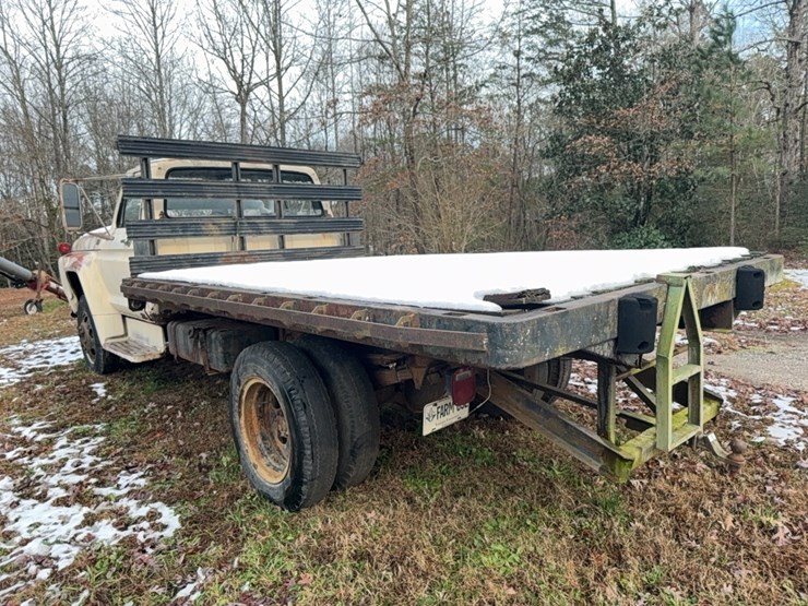 1977-ford-600-image-23