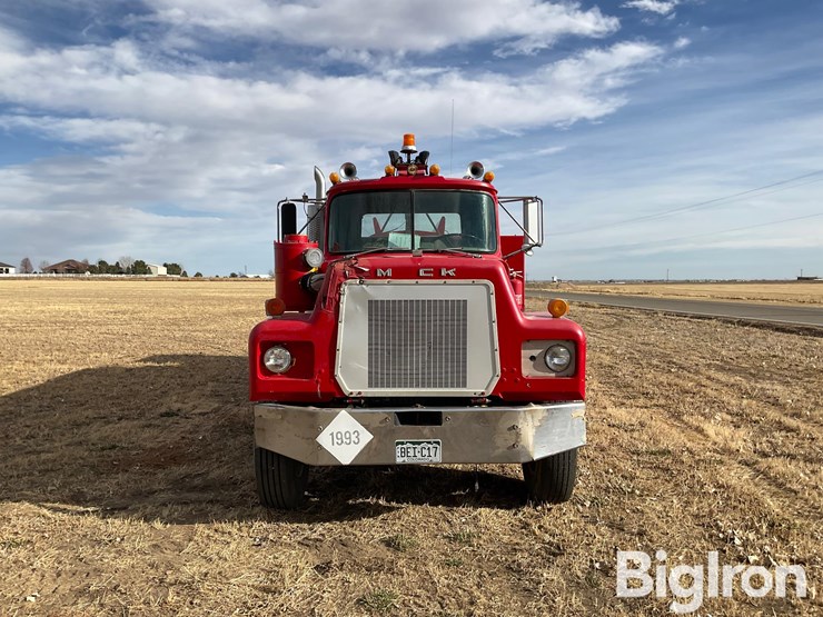 1981-mack-rl600-image-2