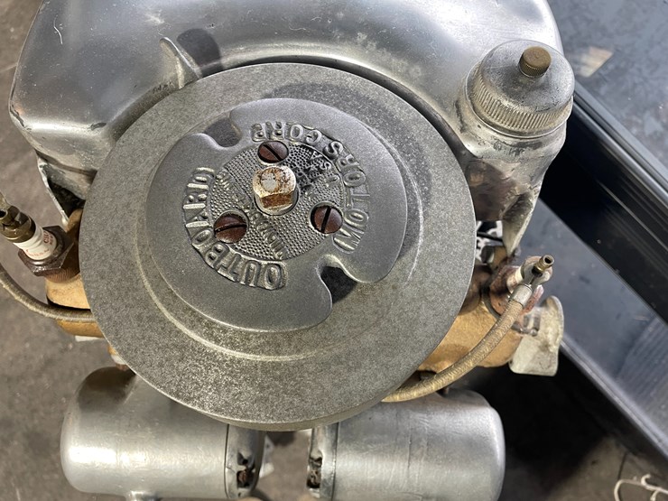 #3834-•-evinrude-foldlight-vintage-outboard-boat-motor-image-7