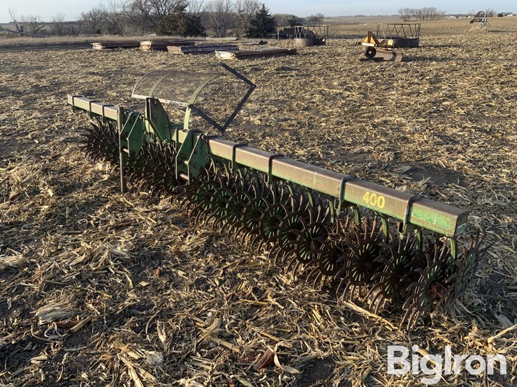 john-deere-400-image-1