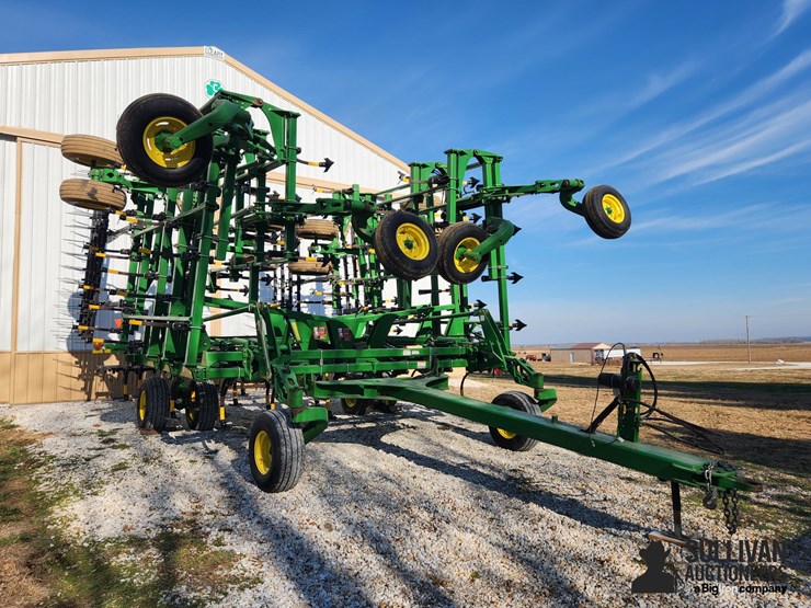 2010-john-deere-2210-image-3