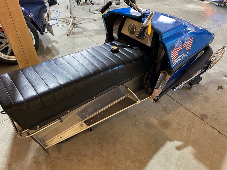 #3785-•-1972-speedway-650-snowmobile-image-5