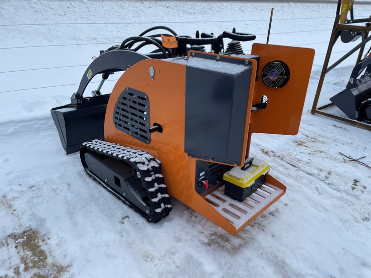 #309-•-new-land-hero-mini-skid-steer-loader-image-7