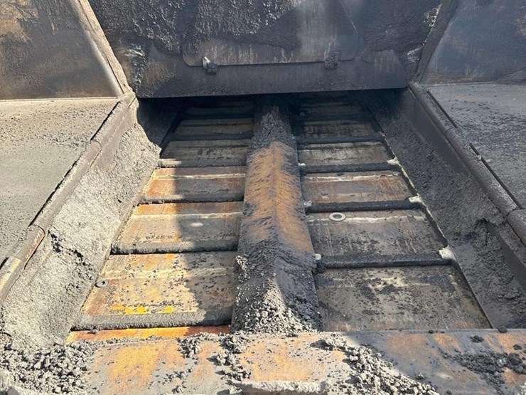 2018-volvo-p7110b-image-9