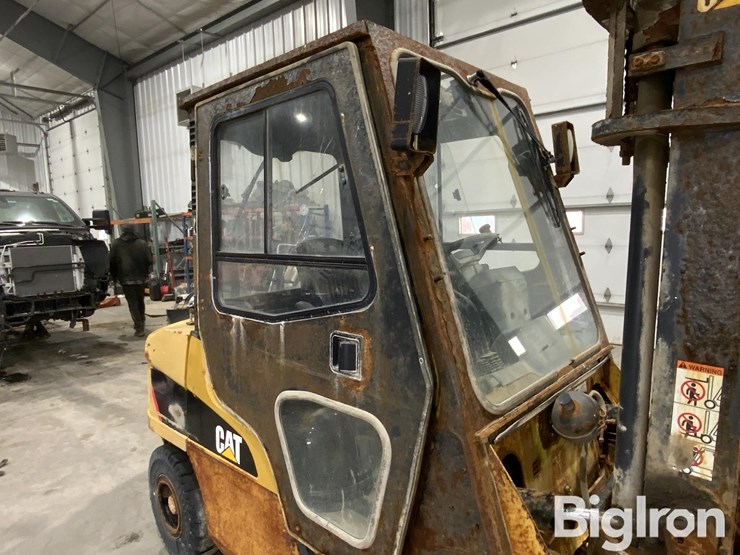 2020-caterpillar-gp30n-image-14