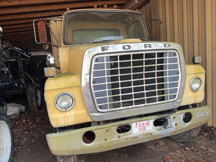 1975-ford-880-image-11