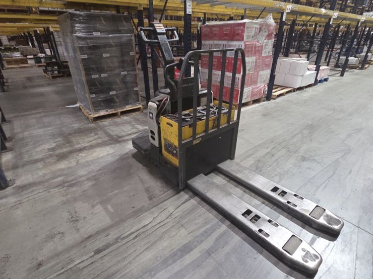 2016-crown-pe4500-60-image-1