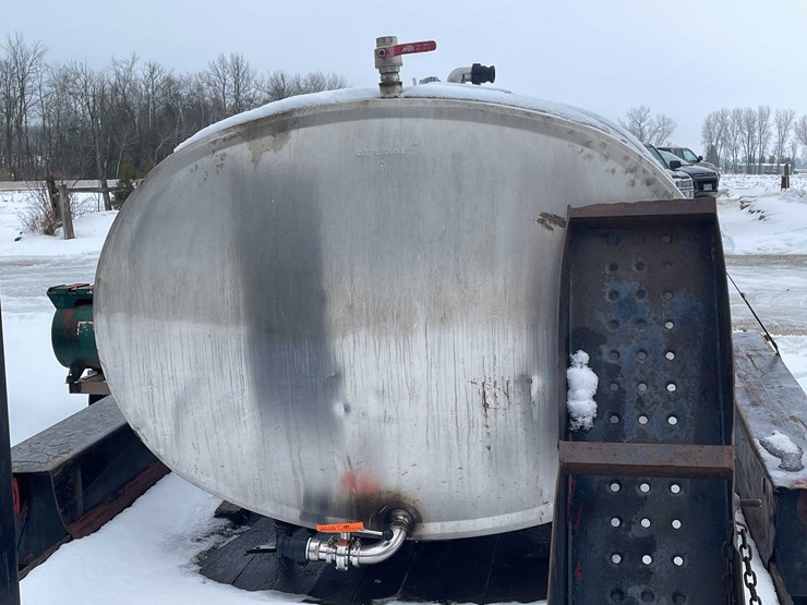 #3518-•-delaval-bulk-tank-image-2
