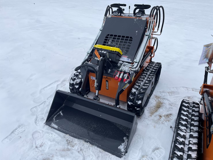 #304-•-new-landhonor-mini-skid-steer-loader-image-1
