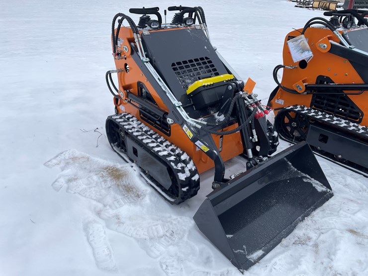#304-•-new-landhonor-mini-skid-steer-loader-image-3