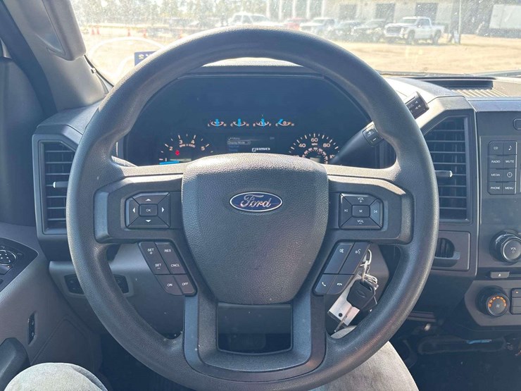 2016-ford-f150-image-15