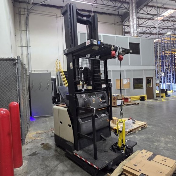 2006 CROWN SP3420-30