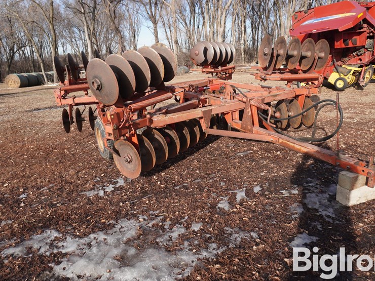 massey-ferguson-620-image-3