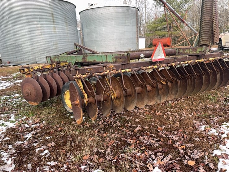 john-deere-340-image-19