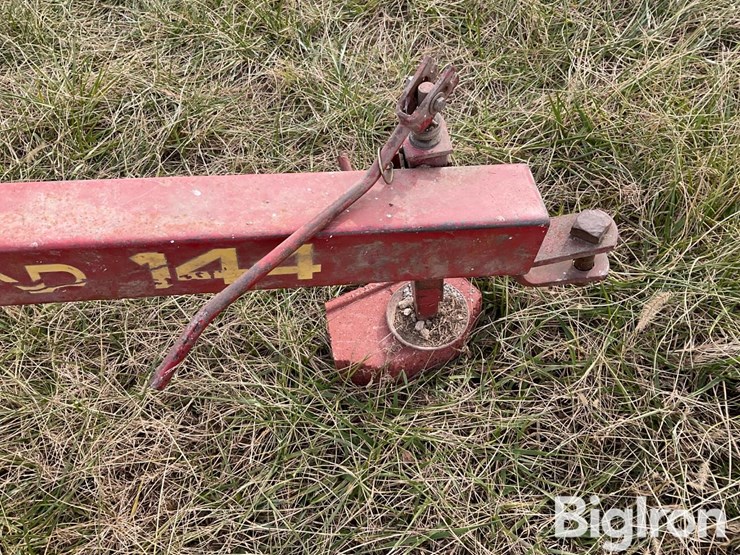 new-holland-144-image-15