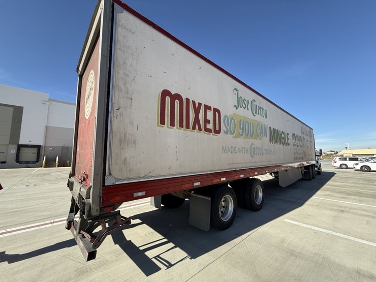 2016-utility-van-image-3