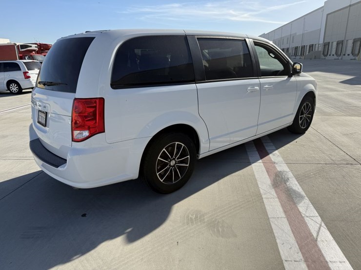 2018-dodge-grand-caravan-image-3