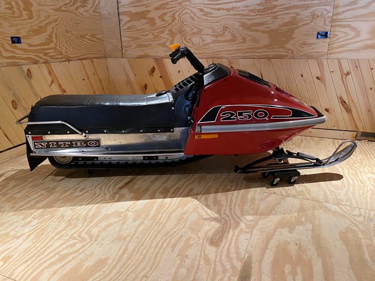 #3794-•-1977-rupp-nitro-250-snowmobile-image-2