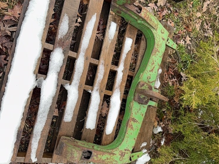 john-deere-quick-hitch;-located-at-7241-roxbury-rd,-charles-city,-va,-please-call-804.837.9940-or-804.651.4404-with-questions-image-7