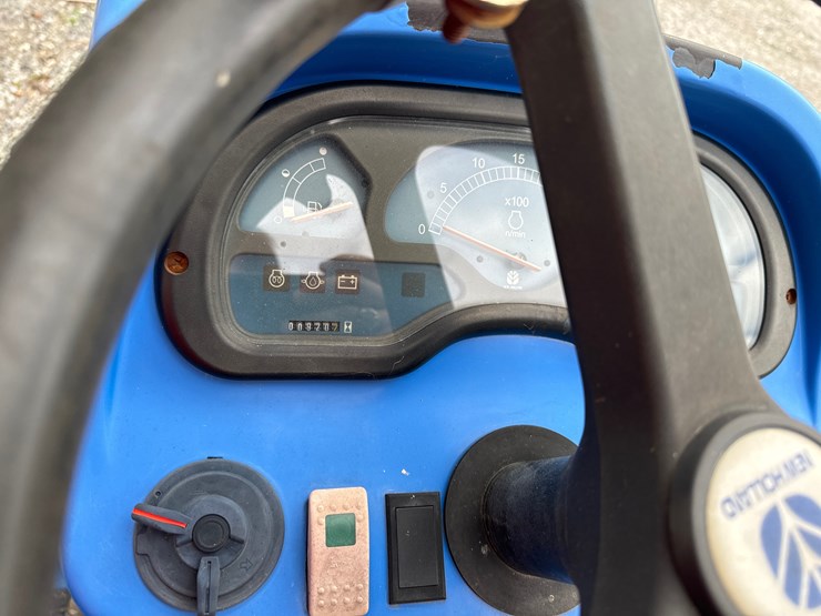 new-holland-tc24da-image-7