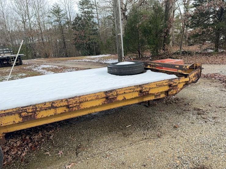 intl-trailer,-6-wheel,-18-ft-flat-with-4-ft-ramps;-located-at-7241-roxbury-rd,-charles-city,-va,--please-call-804.837.9940-or-804.651.4404-with-questions-image-41