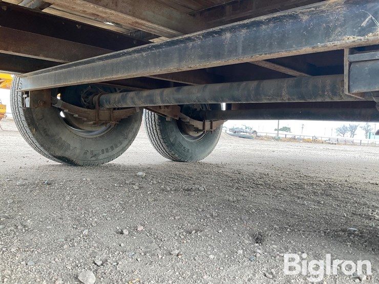 2000-diamond-t-bumper-pull-t/a-flatbed-trailer-image-18