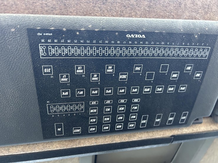 1989-volvo-fe6-image-25