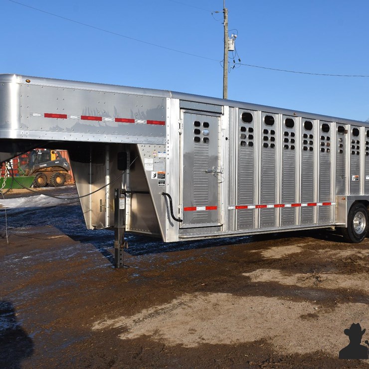 2025 WILSON LIVESTOCK TRAILER