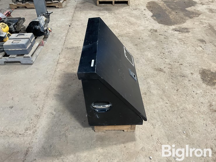 john-deere-toolbox-&-tools-image-4