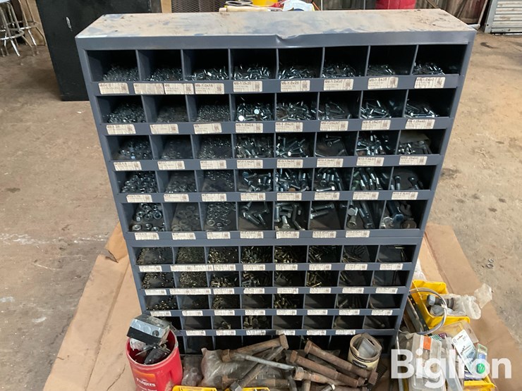 shop-shelves-w/miscellaneous-hardware-image-15