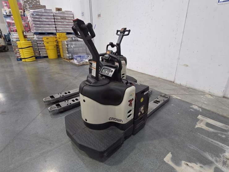 2014-crown-pe4500-60-image-1