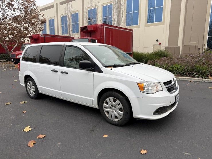 2019-dodge-grand-caravan-image-2