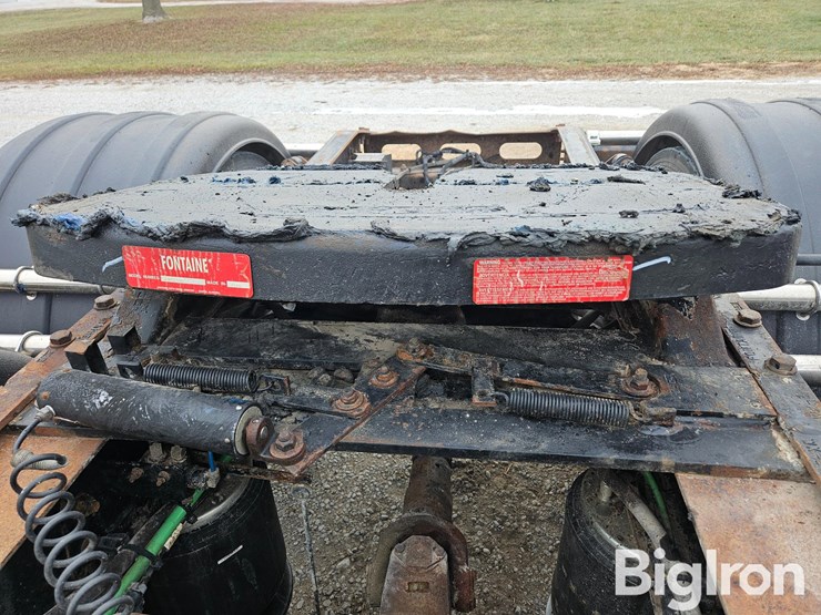 2005-freightliner-columbia-120-image-20