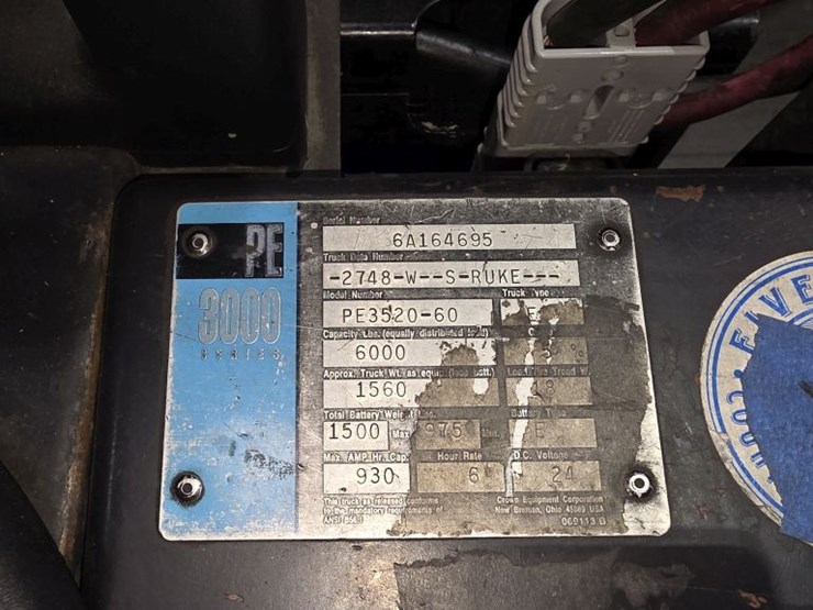 1998-crown-pe3520-60-image-3