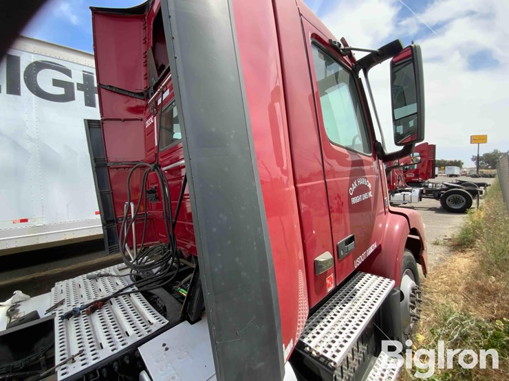 2016-volvo-vnm42t-s/a-truck-tractor-image-4