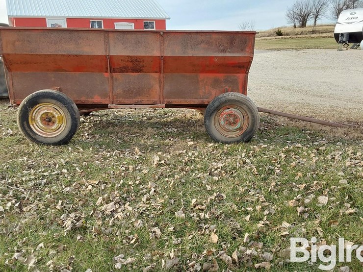 david-bradley-10'-flare-box-wagon-image-4