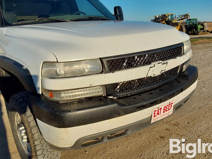 2002-chevrolet-silverado-2500-image-11