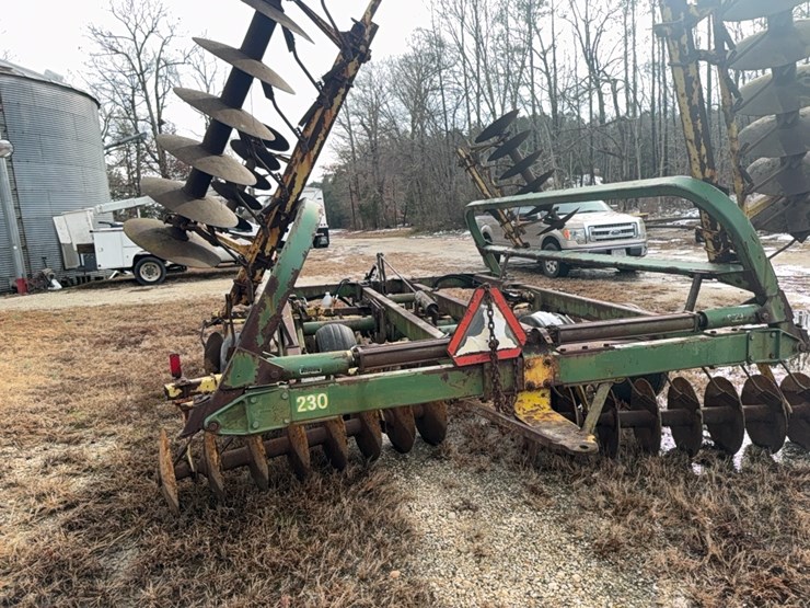 john-deere-230-image-35