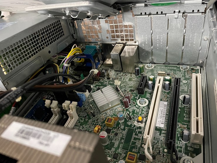 #5853-•-hp-desktop-computer-image-13