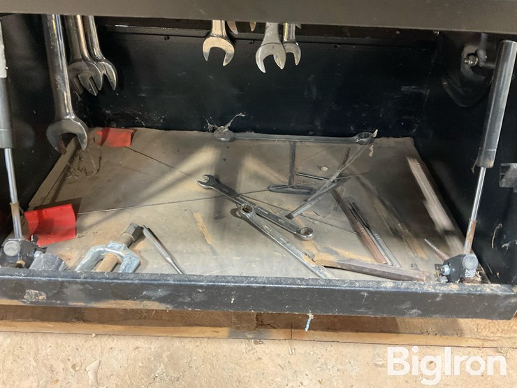 john-deere-toolbox-&-tools-image-13