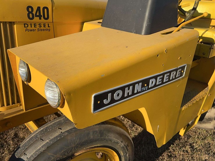 john-deere-840-image-22