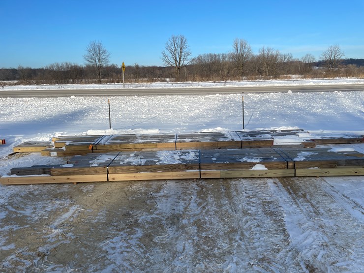 #3789-•-bundle-of-laminated-wood-beams-image-2