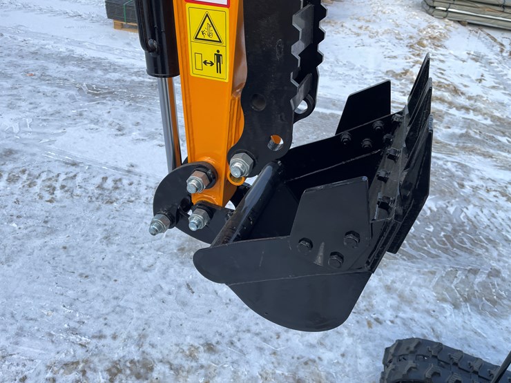 #204-•-miva-va13-mini-excavator-image-32