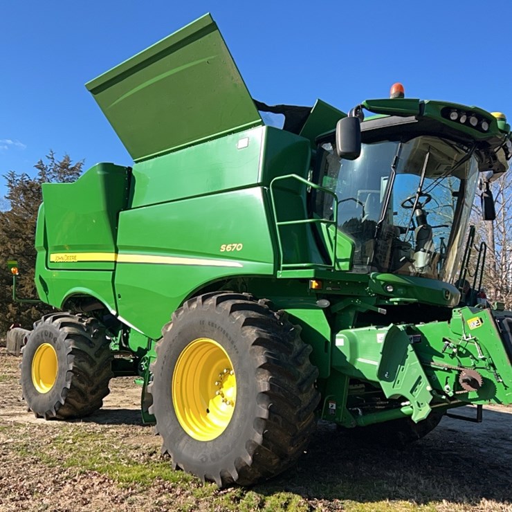 2015 JOHN DEERE S670