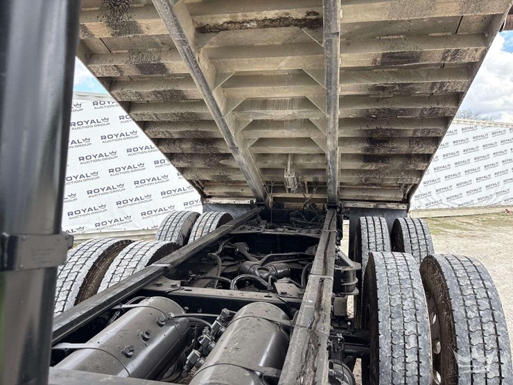 2019-kenworth-t880-image-15