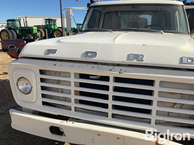 1975-ford-f600-image-16