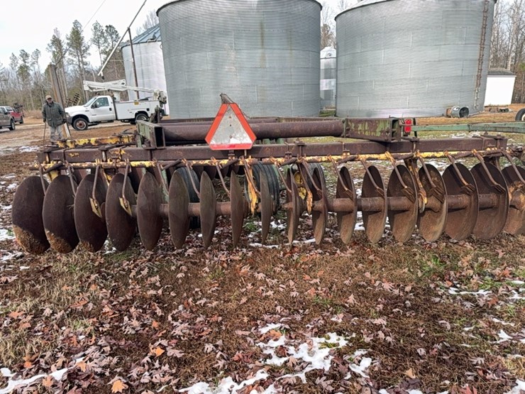 john-deere-340-image-26